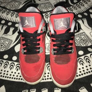 Nike retro Jordan 4 Toro fire 🔥